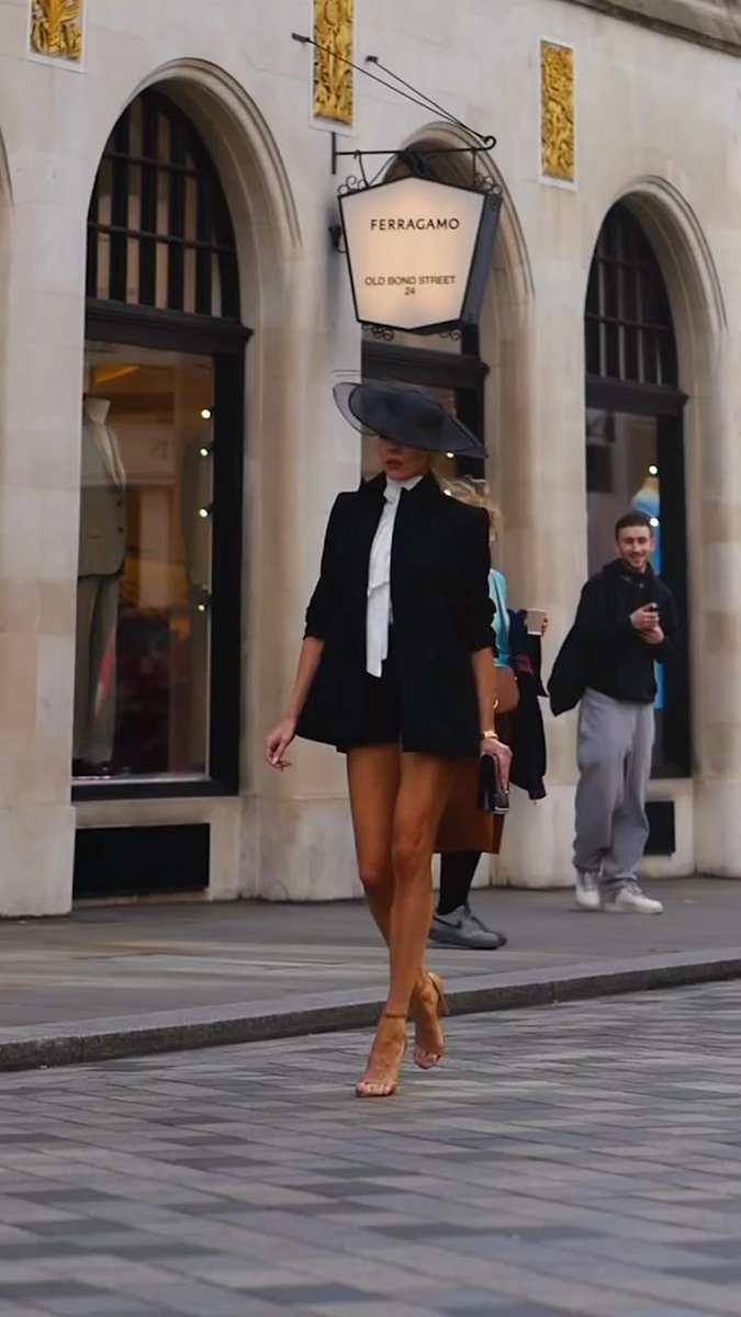 iUNr2tPoDe11647's tweet image. Rivers weave through communities, shaping teamwork with unity and resource sharing. 🌊🤝 #TeamDynamics #UnityInNature