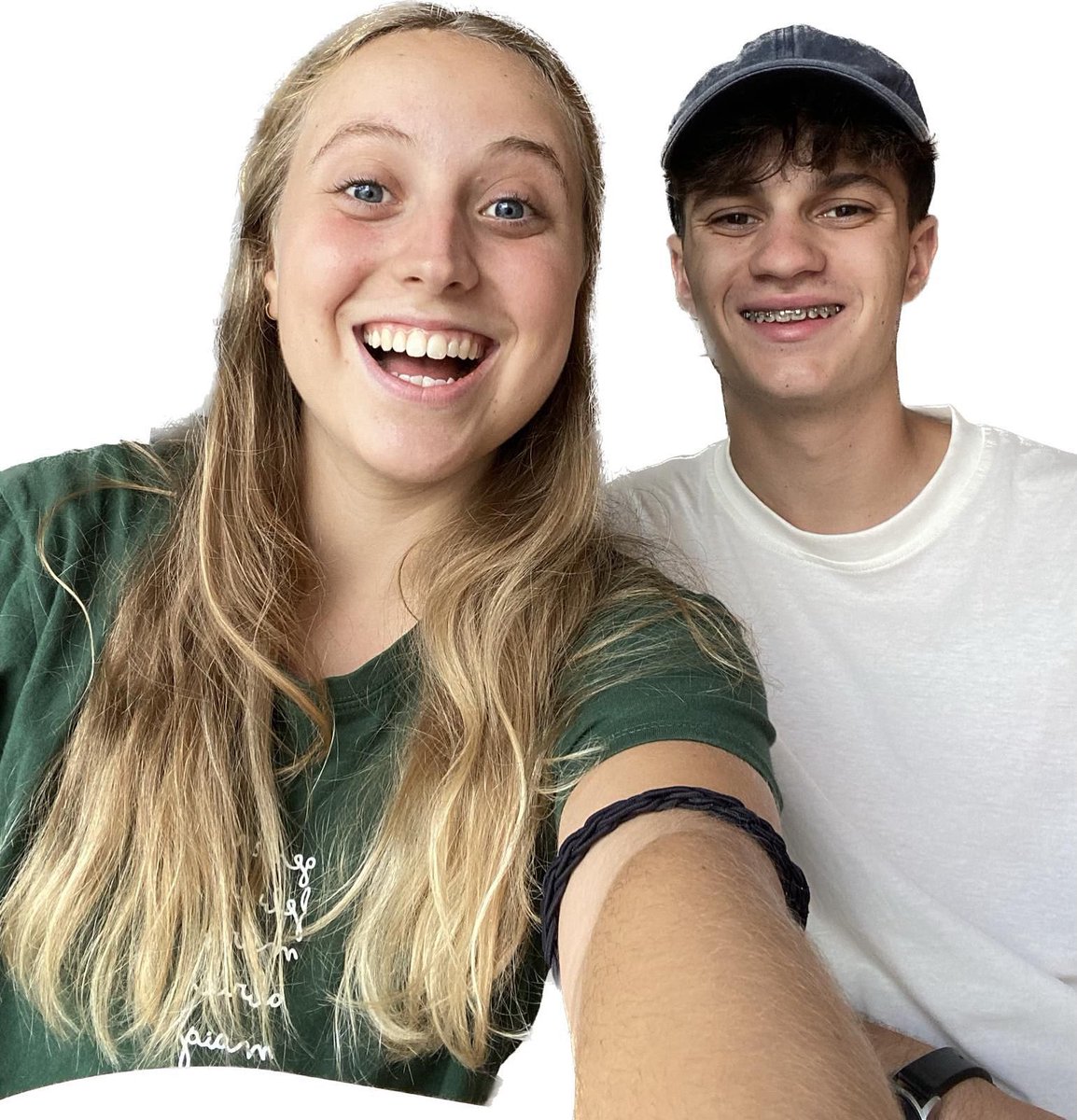 Ens fa molta il·lusió anunciar-vos qui seran els actors que ens acompanyaran durant #ElectroBUMT! 🎶

Seran l'Evan i l'Alba que amb el seu talent i energia faran que l’experiència sigui encara més especial 🌟

Prepareu-vos per viure una nit única plena de música! 😙