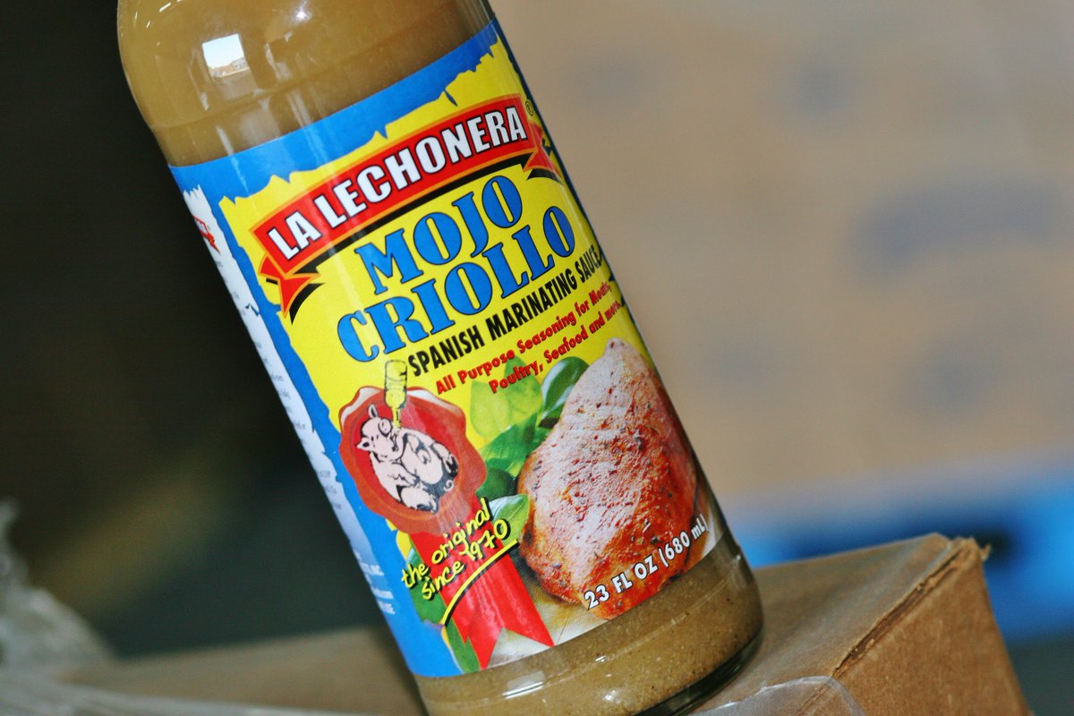 Finally a bottle that knows its angles 😍

Herbaceous, tangy, garlicky goodness 🤤  
➡️ lalechoneraproducts.com to bring the flavor home