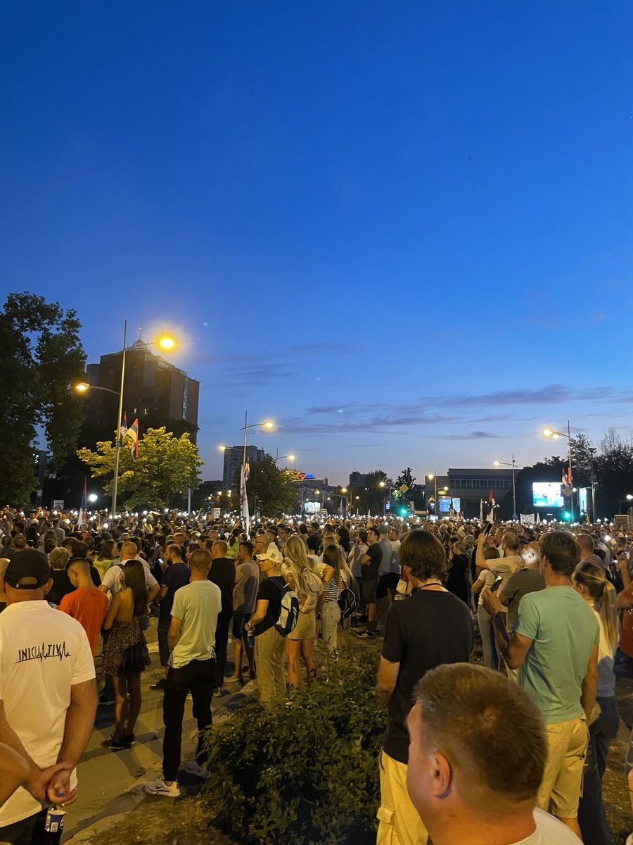 European Greens (@europeangreens) on Twitter photo We are with the students of Serbia who stand for democracy, against autocracy and police repression.
Twice university officials have let police in to remove the students, twice freedom of expression has been curtailed.
🌻<a href="/nedavimobgd/">Zeleno-levi front</a> We are with the students of Serbia who stand for democracy, against autocracy and police repression.
Twice university officials have let police in to remove the students, twice freedom of expression has been curtailed.
🌻<a href="/nedavimobgd/">Zeleno-levi front</a>