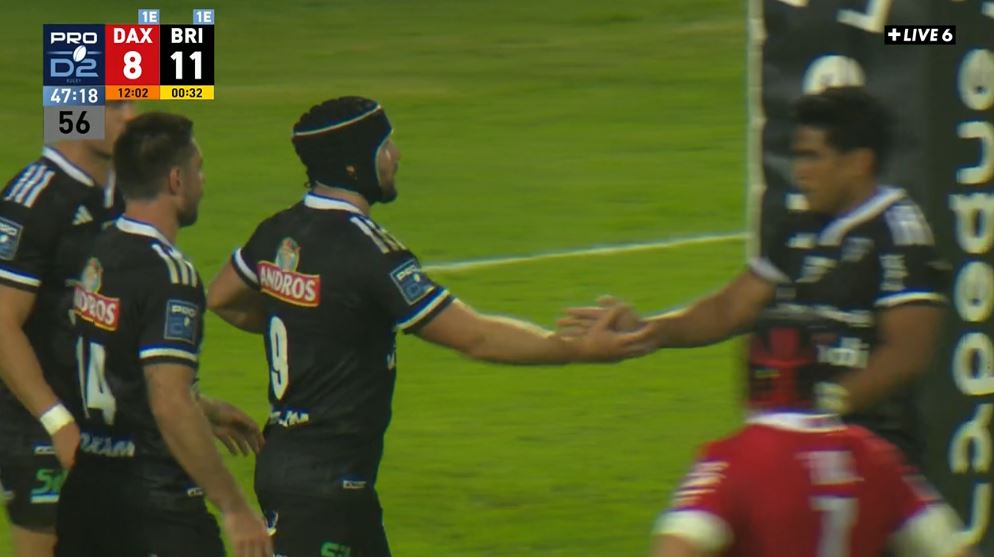 allezbriverugby's tweet photo. 48' 𝓔𝓼𝓼𝓪𝓲 𝓭𝓮 𝓑𝓻𝓲𝓿𝓮 !
Bosch fixe la défense et passe les bras. Tapuai transperce et retrouve intérieur Cooney qui marque à nouveau, 8⃣ -1⃣3⃣ #USDCAB https://t.co/uW2nymUfyD