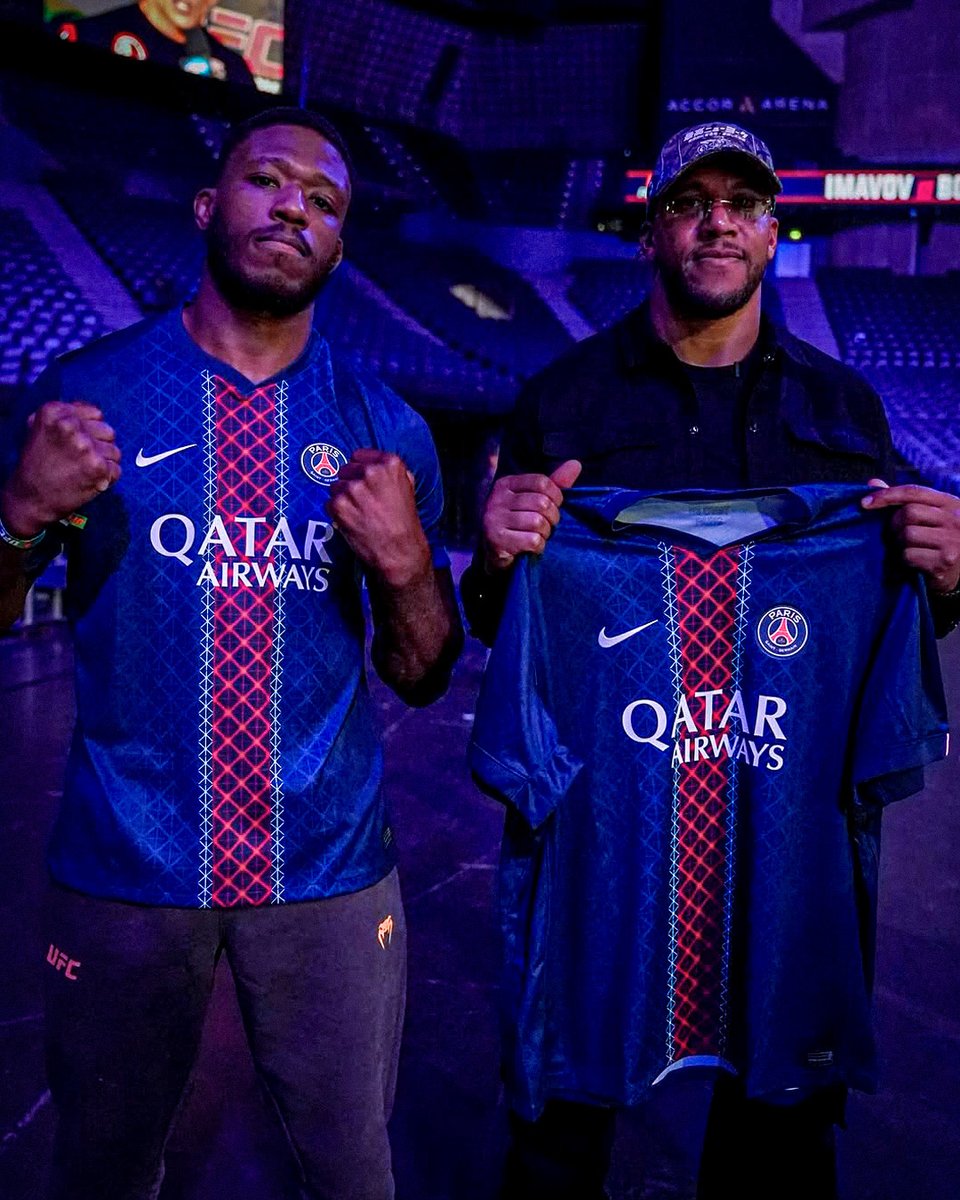 LaSueur_off's tweet image. Oumar Sy ✖️ Ciryl Gane aux couleurs du PSG 🔴🔵

#UFCParis | 📸 @UFCFRA