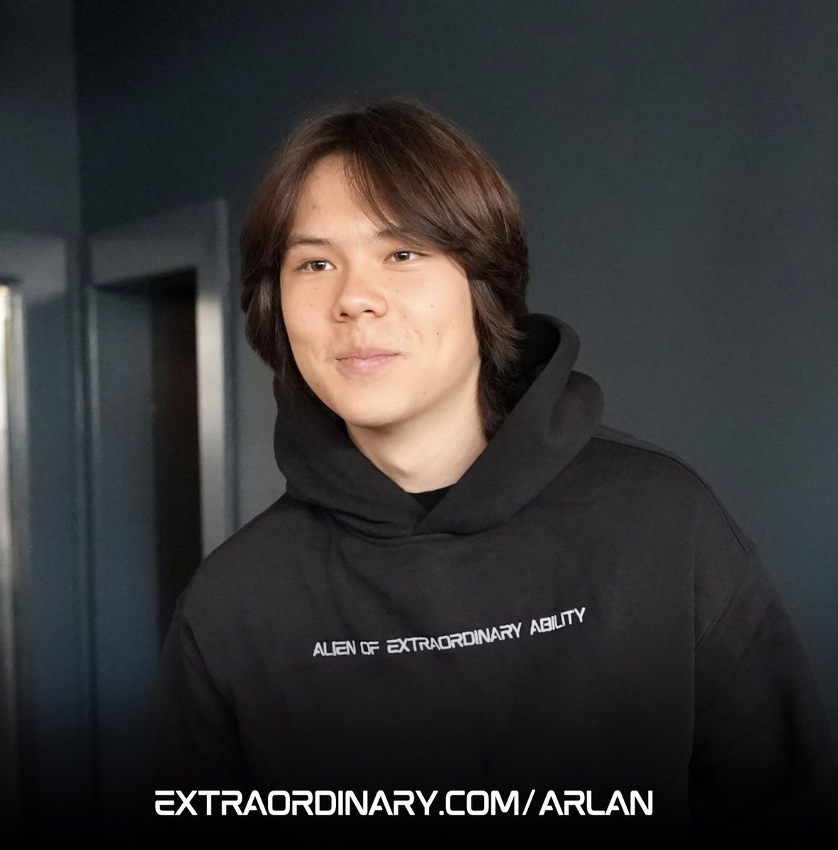 Extraordinary tweet media