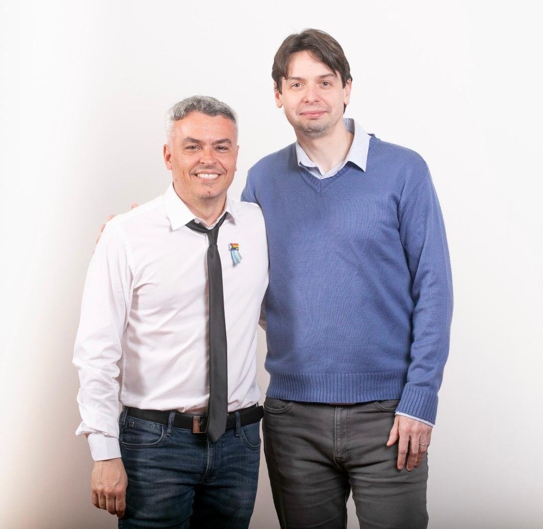 Juan M. Graña 🧡💚 (@juanmgrana) on Twitter photo Necesitamos construir una alternativa al #ExperimentoMilei que tiene tantos costos.
Por eso el <a href="/Grupo_Paternal/">Grupo_Paternal</a> se sumó al Ⓜ️ovimiento Ciudadano.
Sumate a la campaña con @Estebanpaulon y @AleKatz25. Allí me encontrarán muy orgullosamente.
#PaulonSenador #MovimientoAlCongreso Necesitamos construir una alternativa al #ExperimentoMilei que tiene tantos costos.
Por eso el <a href="/Grupo_Paternal/">Grupo_Paternal</a> se sumó al Ⓜ️ovimiento Ciudadano.
Sumate a la campaña con @Estebanpaulon y @AleKatz25. Allí me encontrarán muy orgullosamente.
#PaulonSenador #MovimientoAlCongreso