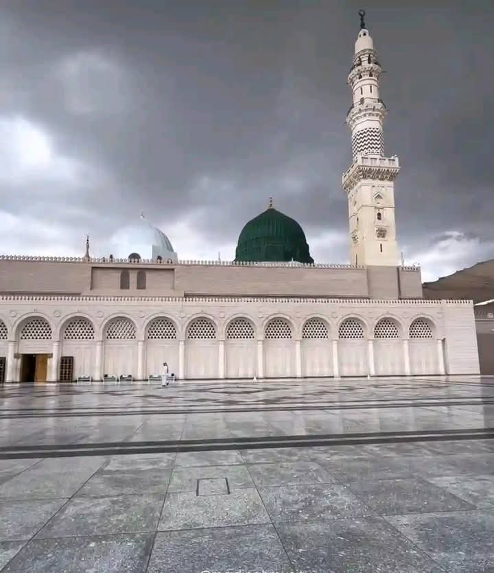 جو عشق محمدﷺ میں گرفتار نہیں ہے😐
جنت میں بھی جانے کا وہ حقدار نہیں ہے😐
مغموم رہا کرتا ہے وہ قلب ہمیشہ😑

سرکارﷺ کی الفت میں جو سرشار نہیں ہے😐
از:- سید شارق خالدی شاہ جہاں پوری❤️
#عیدمیلادخاتم_النبیین