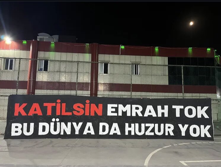 Katili kahraman ilan edenler 
ALLAH katında bedelini ödeyecekler ...

#samsunspor #forzaşirinler #tepetayfa
#emrahustakatildir
