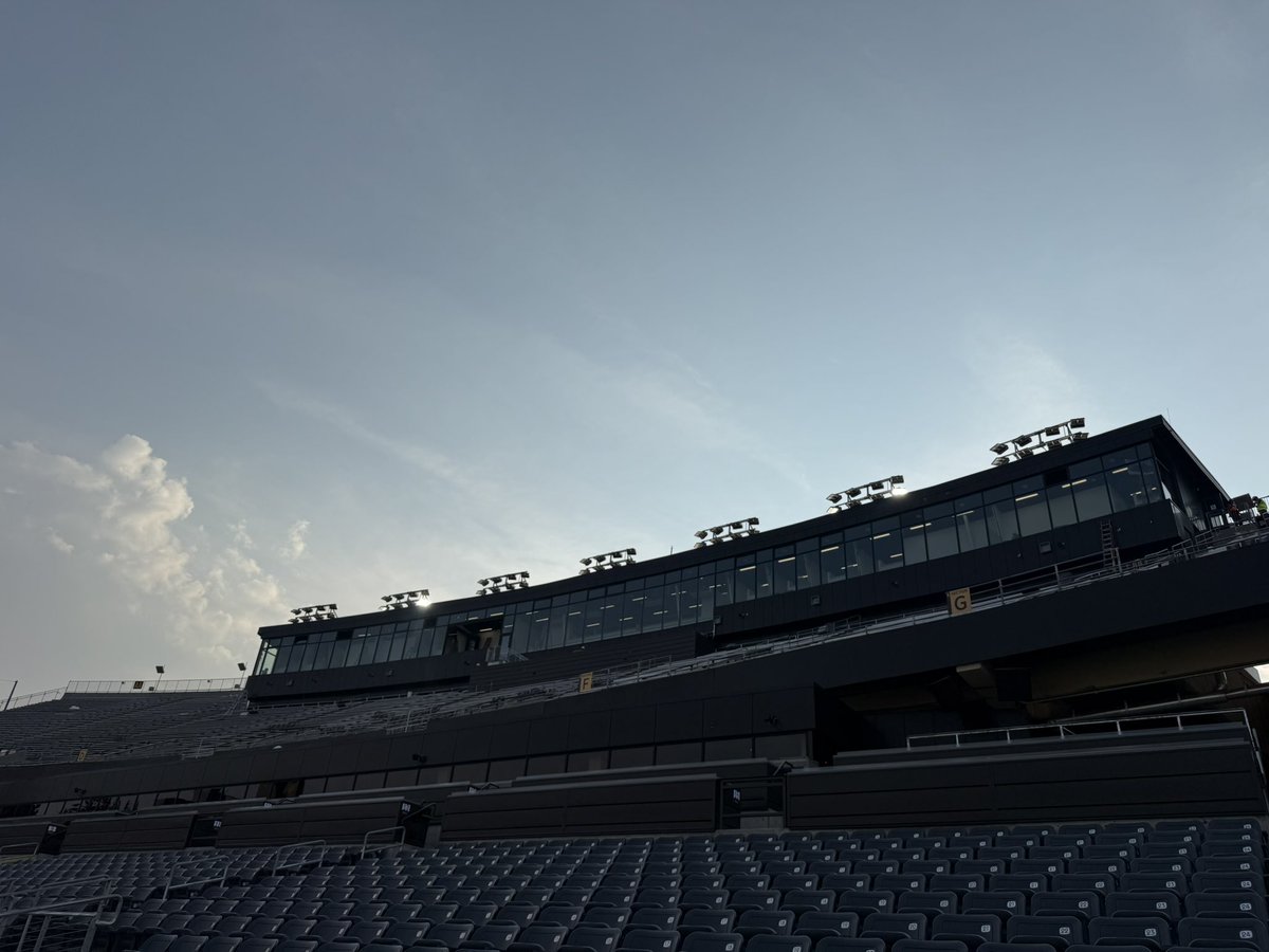 Derek Gossler tweet media