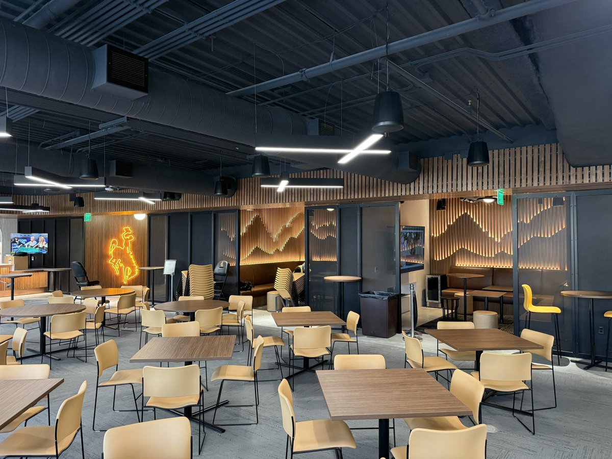 Derek Gossler tweet media