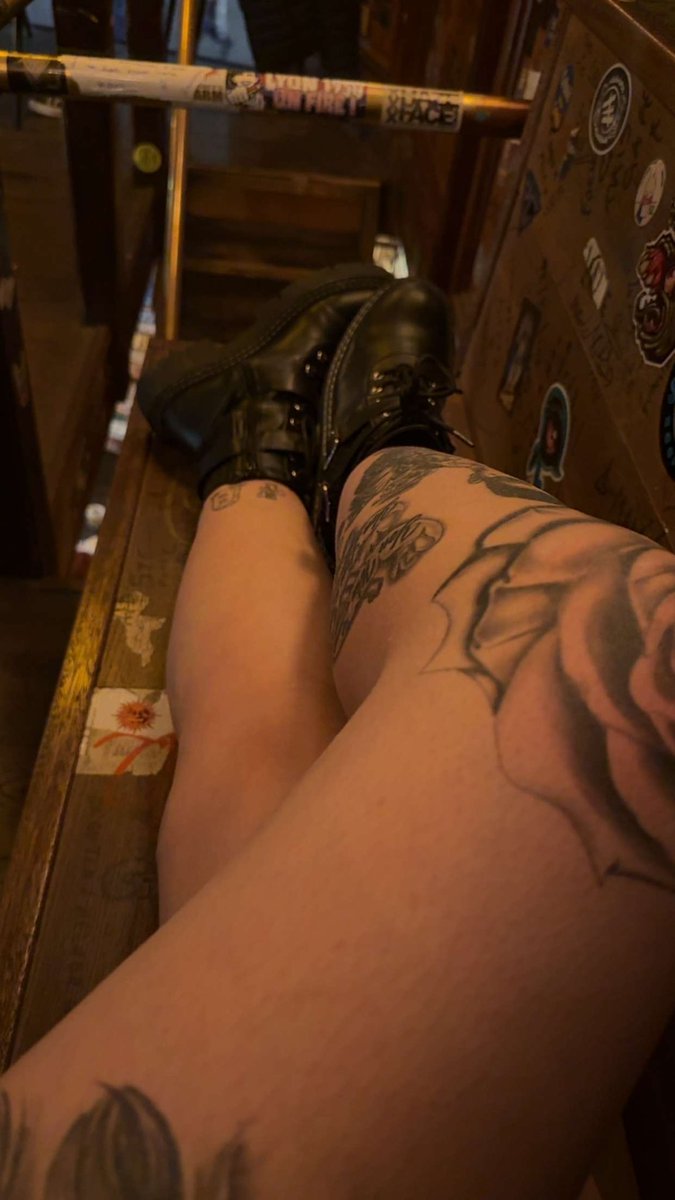 If only I had the red pleasers on instead of these boots 🤪