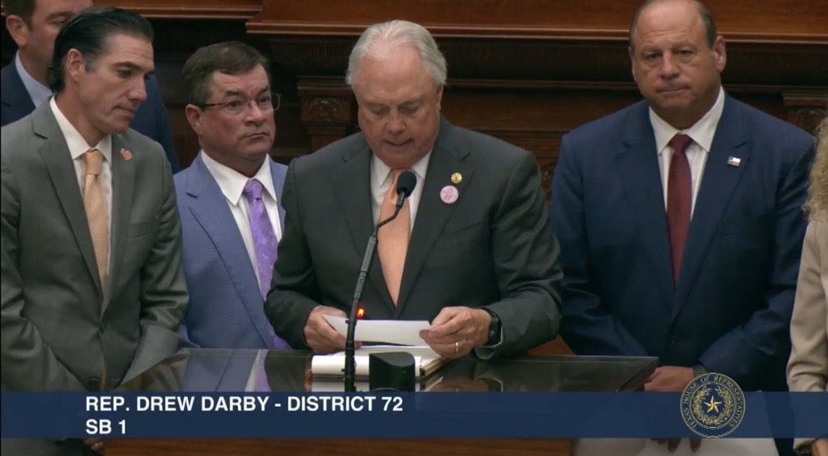 Mano DeAyala tweet media