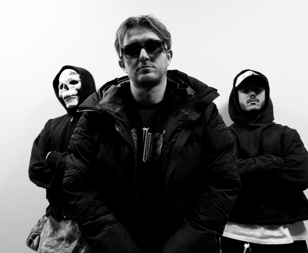 ‼️‼️

VALD devrait tourner avec VLADIMIR CAUCHEMAR &amp; TODIEFOR en festival durant l’été 2026 pour présenter « PANDÉMONIUM RELOADED ». 

Vald lui même a annoncé avoir déjà booké des dates ! 🤯