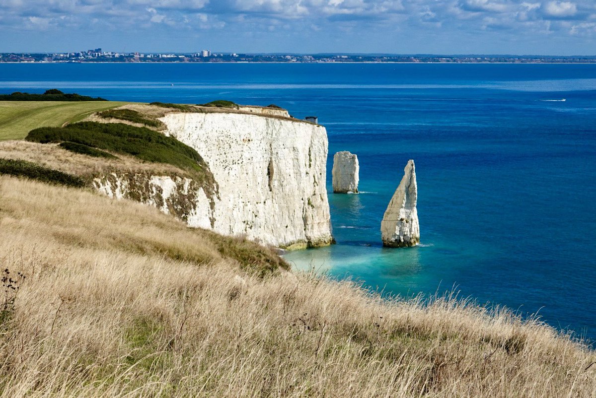 LesleyCashell's tweet image. Coming down to Old Harry Rocks past the Pinnacles @StormHour @ThePhotoHour @BBCSouthWeather @lovefordorset @goDorset @dorsetlandscape @DorsetMag @Dorsetecho @GreenDorset