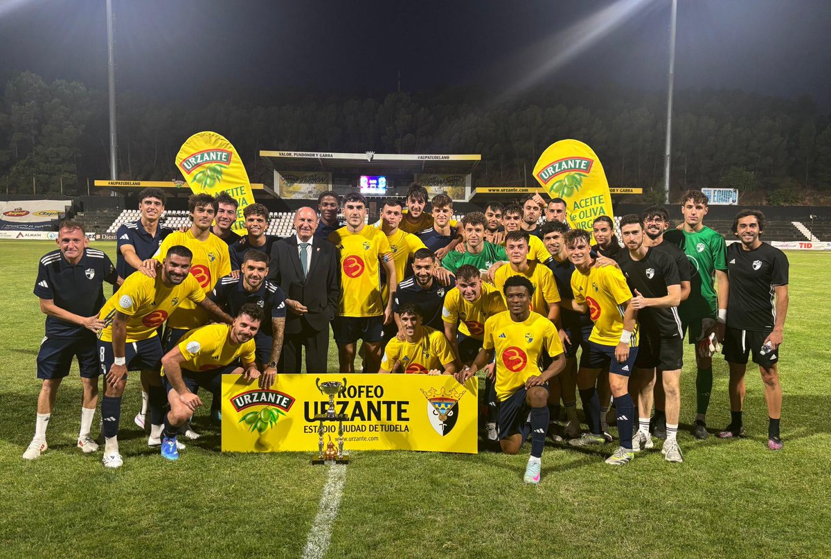 🟡🔵⚪⚽ Comenzamos la temporada después de un verano de mucho trabajo. HUMILDAD, respeto, competir y disfrutar. Vamos a por la 25/26 🏃🍍🛤️❓.

Desear tambien lo mejor a todas esas buenas personas que deja el fútbol, a disfrutar de lo que nos apasiona un año más 🫂⚽