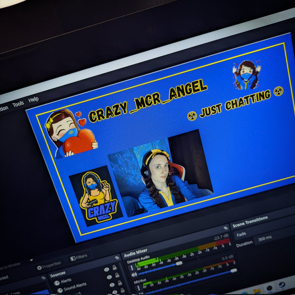 CrazyMCRAngel's tweet photo. ๐ฅณ Now going live! Covid didn't turn me into a ghoul! ๐งโโ๏ธ๐ฅณ Let's check out the new FO76 update!
(Only live on Twitch tonight!)
#fallout #falloutfriday #falloutstream #falloutstreamer #fallout76 #falloutfriday #vaultgirl #subtember https://t.co/6k74XeZFvJ