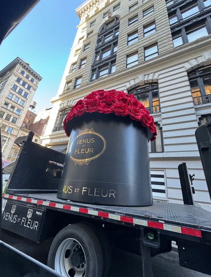 MeksPro's tweet image. This image is playing "visual hide-and-seek", guessing what surprise will pop up next in the next second~