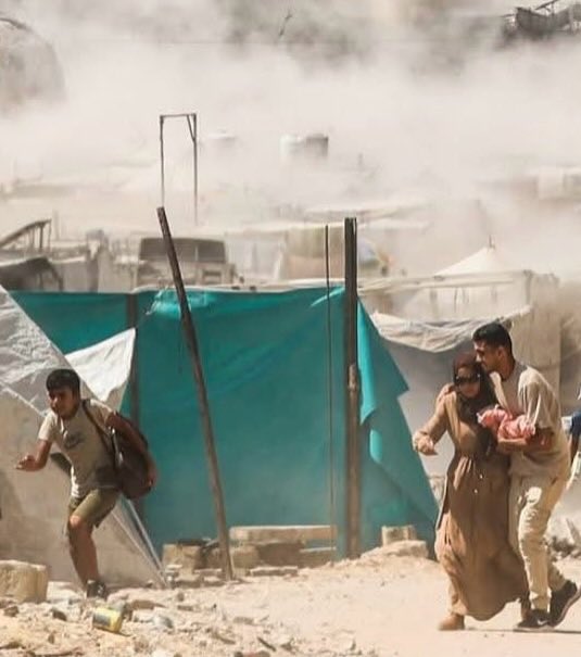 Bilmez insan kâdrini
Alemde insan olmayan!