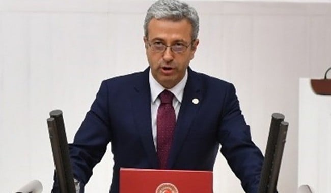 İşler Tersine döndü.
 CHP Mersin Milletvekili Alpay Antmen, AKP'nin yıktığı, sattığı, AVM yaptığı camilerin listesini çıkartmış. 

AKP’nin yıktığı ve sattığı Camiler listesi:

👉🏾Malatya’da AVM kurmak isteyen Hollanda’lı bir şirket, içinde Cami olan alanı 2013 yılında AKP