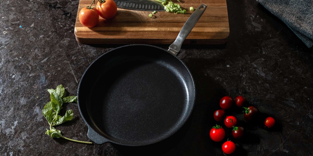swissdiamond's tweet image. Cooking feels different when your pan works with you. Our CXD line is engineered for performance, styled to elevate your kitchen, and strong enough to last a lifetime. That’s why it’s becoming the pan everyone wants. #swissdiamond #pfasfreecookware #healthycooking