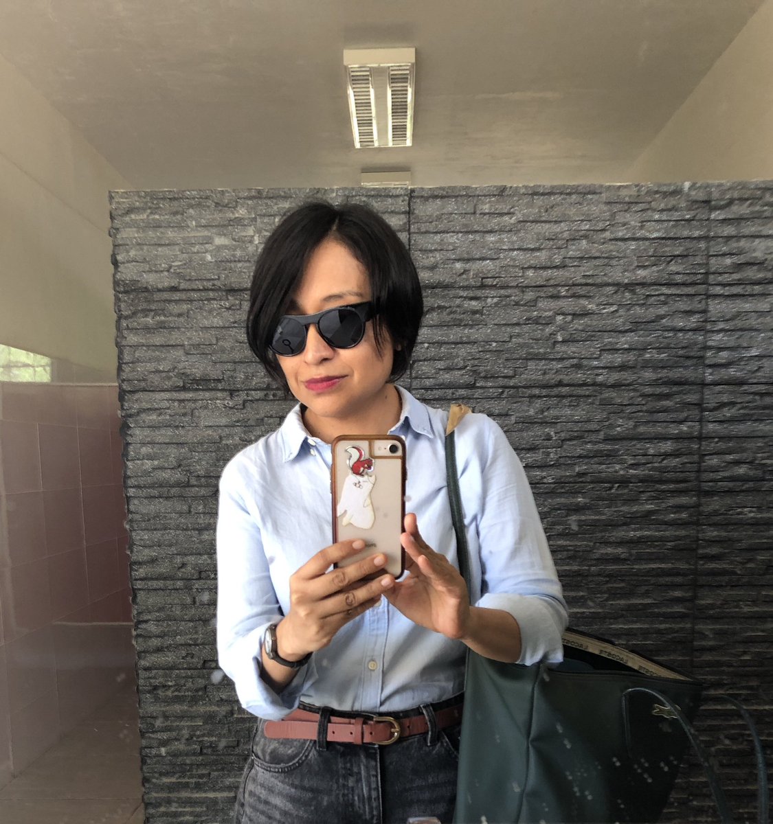 Nunca me peino para venir a trabajar o es que es viernes de venir greñudos al trabajo. 😂