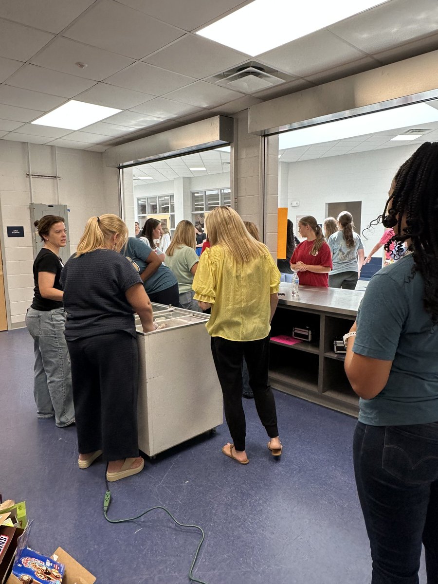 Lewisburg Middle PTO tweet media