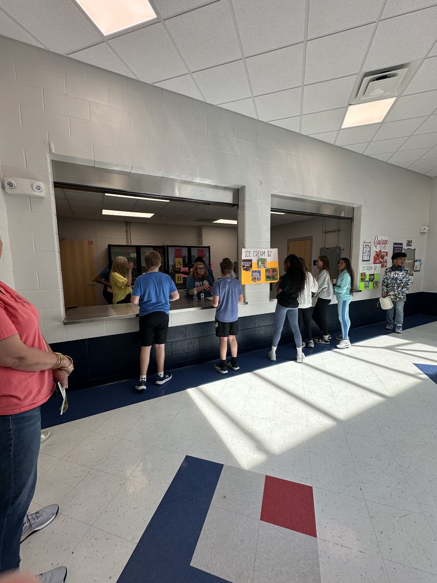 Lewisburg Middle PTO tweet media