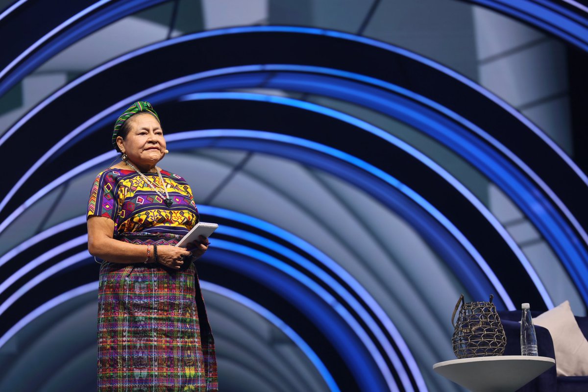 “Nunca pierdan la conciencia personal, colectiva, espiritual y global. Cada uno es parte integral de la humanidad”. 
<a href="/RigobertMenchu/">Rigoberta Menchú Tum</a>, Premio Nobel de la Paz 1992 + <a href="/fundaciontelmex/">Fund Telmex Telcel</a> =
#MSXXI2025