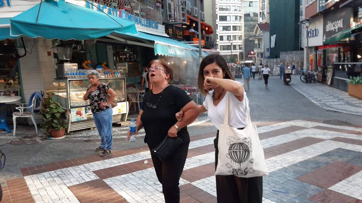 UcarSezin's tweet photo. Hakikat ve adalet mücadelemizin direngen ve neşeli yoldaşı, Sultan ablamızı kaybettik. 

Devri ve mücadelesi daim olacak. 

Sultan ablanın cenazesi yarın 16:00’da Gazi cemevinde yapılacak törenin ardından Gazi mezarlığına defnedilecek. https://t.co/UX1oO21UDf