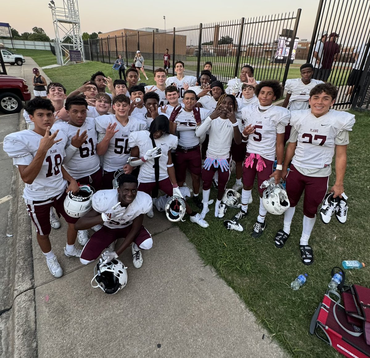 EzekielPrince29's tweet photo. We played our first high school game and got the win 43-12. @wildcatsplano @PlanoFootball @ggqb29 @J_Will34 @ColbyPate1390 https://t.co/t593ME1uvl