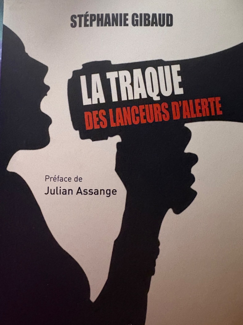 On déteste les politiques parce qu’on les écoute, on n’aime pas nos lanceurs d’alerte parce qu’on les écoute pas.