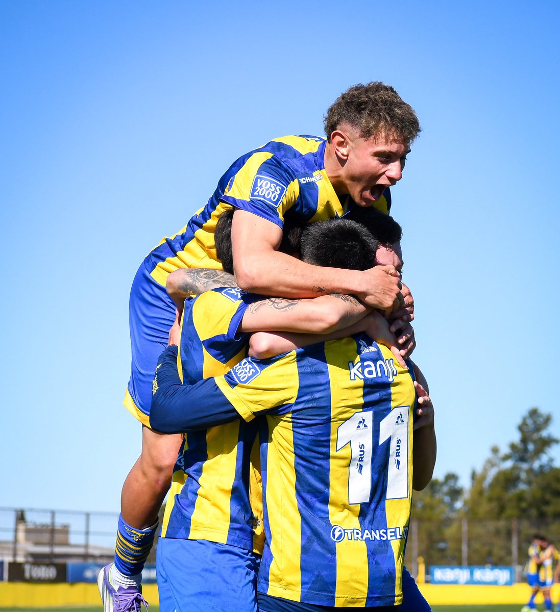 CARCJuveniles's tweet photo. #Reserva | 🕣 18’ST ¡GOOOOOOOOOOOOOOOOOOOOOOOOLLLLL DE #ROSARIOCENTRAL!

Facundo Piozzi pone el 3-0 en el Clásico.

#VamosLosPibes💪🇺🇦 https://t.co/pvvnVBCT5r