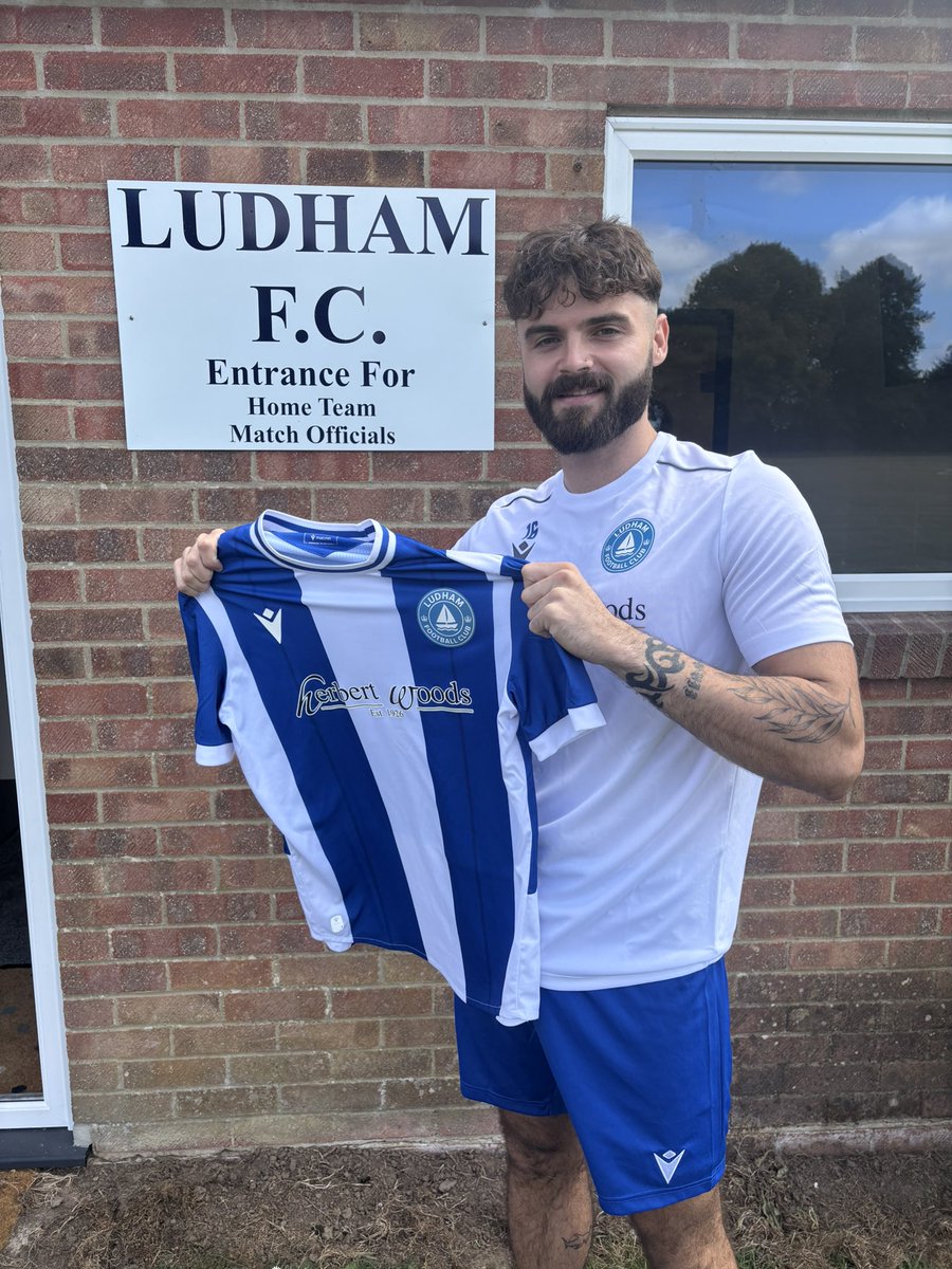 📝 NEW SIGNING!
We’re delighted to welcome Jake Askew to Ludham FC!

The midfield maestro has settled in seamlessly during pre-season and shown his class already. Excited to see him pull the strings in the middle this season!