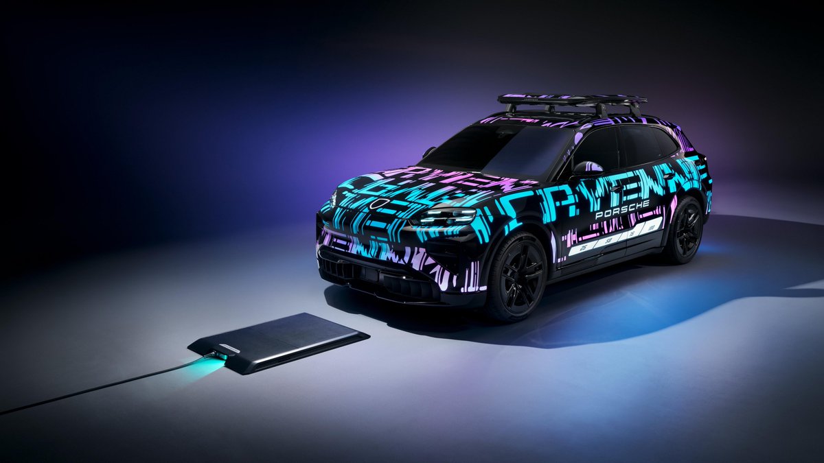 Porsche Cayenne Electric introducirá carga inalámbrica
La transferencia de energía se hará desde una placa base instalada en el piso, con una capacidad máxima de carga de 11 kW.
motor.com.co/seccion/tecnol…