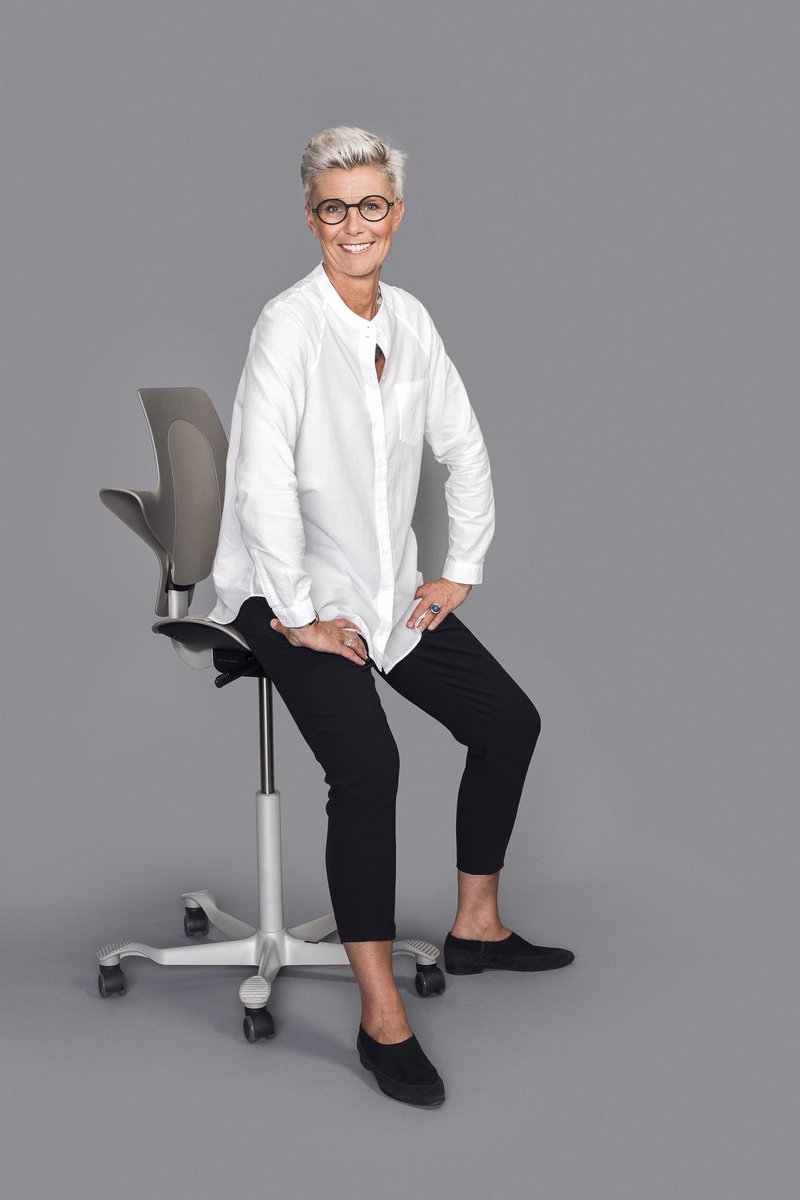 NordikSeating's tweet photo. ¿Por qué elegir La silla ergonómica Capisco de HÅG? ¿Buscas una silla ergonómica nueva?  Escuche sobre los beneficios únicos de la icónica silla Capisco , desde la promoción de un estilo de vida menos sedentario hasta un diseño sostenible pionero MADE IN NORWAY. Ahora en Ecuador https://t.co/bYBsTBhdYa
