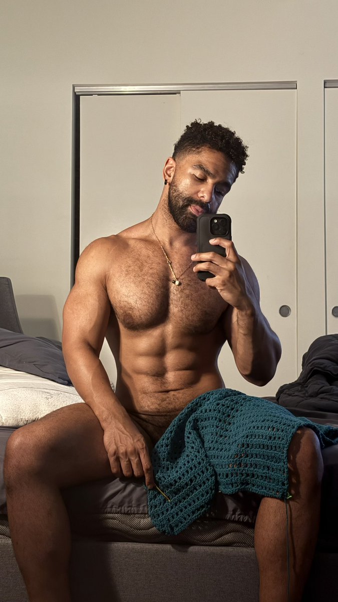 Anyone wanna crochet in bed with me?