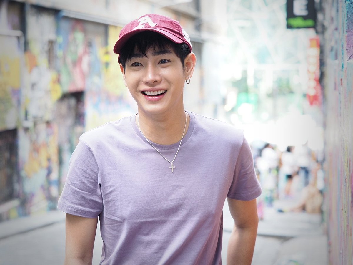 สวัสดีวันเสาร์ค่าาา <a href="/peckpalit/">Peck Palit</a> อากาศเด่วฝนตกเด่วร้อนดูแลสุขภาพกันด้วยนะคะชาว702ทุกคน🤟💜 🦋
#มอร์นิ่ง702
#เป๊กผลิตโชค
#PeckPaLitChoke