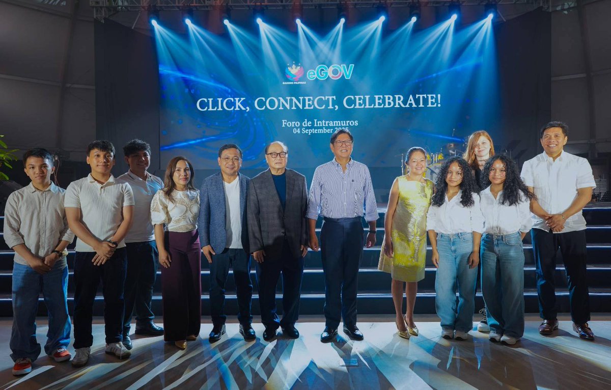 pnagovph's tweet image. LOOK: President Ferdinand R. Marcos Jr. and First Lady Liza Araneta-Marcos grace the &apos;Click, Connect, Celebrate&apos;, featuring the #eGovPH mobile app at the Foro de Intramuros, Manila on Thursday (Sept. 4, 2025). | 📷: Liza Marcos FB