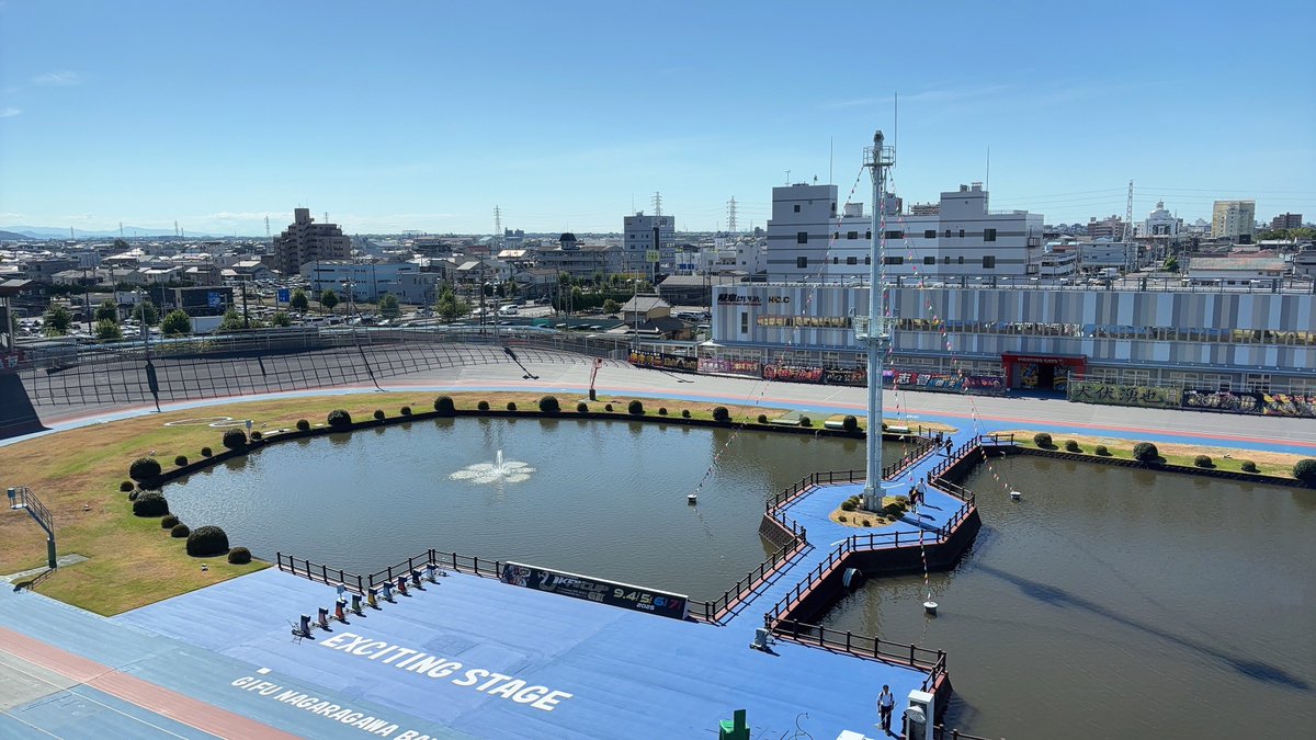 【岐阜記念3日目】

今日は準決勝日🚴‍♂️
地元勢も多く勝ち上がって楽しみですね😊

昨日までは天気の崩れで気温も落ち着いていましたが今日からは再び気温は37℃程に…☀️
来場の皆様は熱中症にはお気をつけください！

昨日、選手会岐阜支部で購入したTシャツで頑張ります🏯
