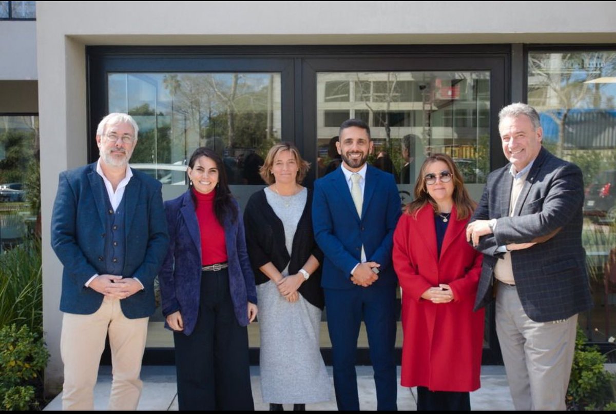Hoy asumió <a href="/auferreir/">Augusto Ferreira</a> como nuevo decano del campus PtaDelEste de <a href="/UCUoficial/">Universidad Católica</a> Gran profesional y amigo que continuará el trabajo que un gran equipo ha llevado adelante desde hace +25 años.  
Felicidades, amigo.Un placer volver a trabajar juntos 💪🏻🙌