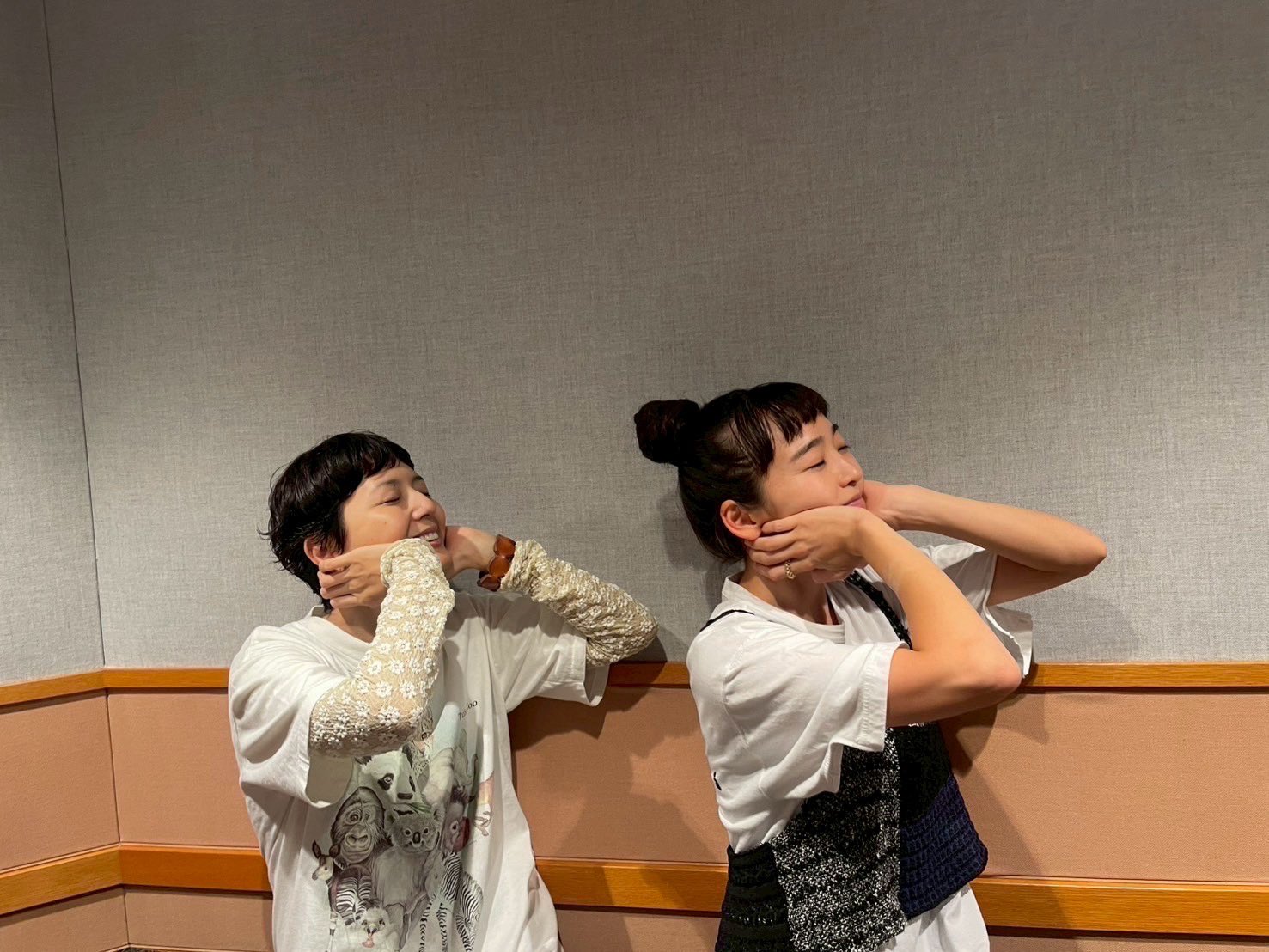 若手芸人パーフェクトカタログ : インタビュー&プロフィールで素顔に超接近! … 若手芸人パーフェクトカタログ―お笑いBOOK インタビュー