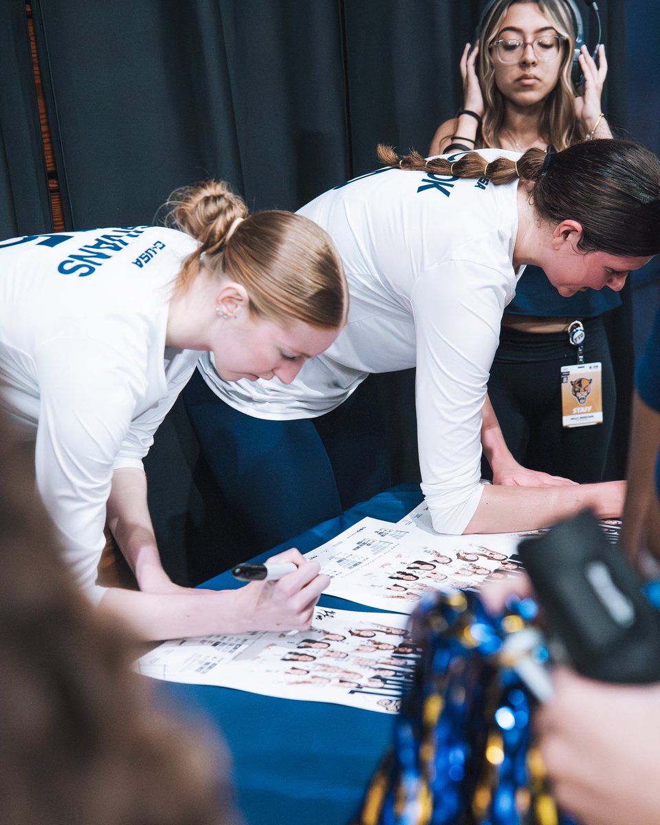 postgame autographs after the dub ✍️🤩