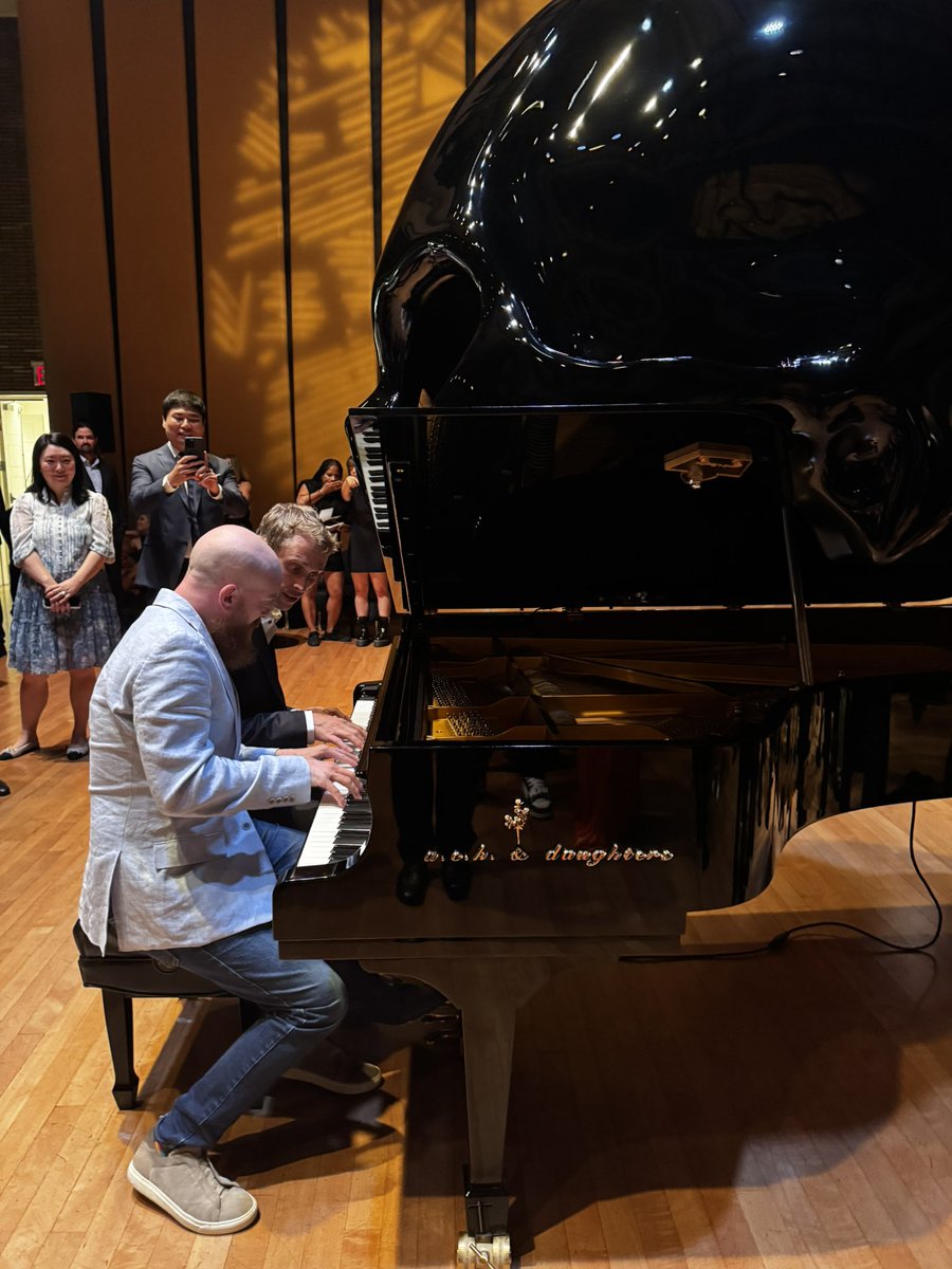 El Barba Roja blue check tweet media