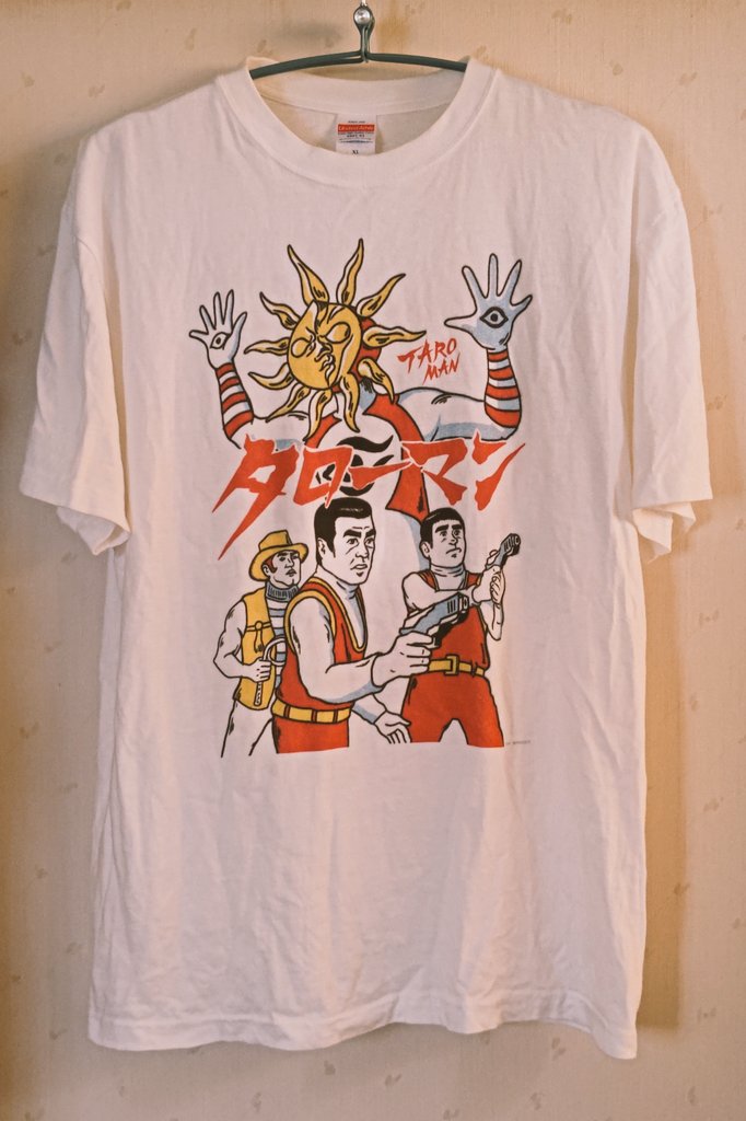 TAROMAN 岡本太郎式特撮活劇／Tシャツ 岡本太郎式特撮活劇 TAROMAN（タローマン）Tシャツ/太陽の塔