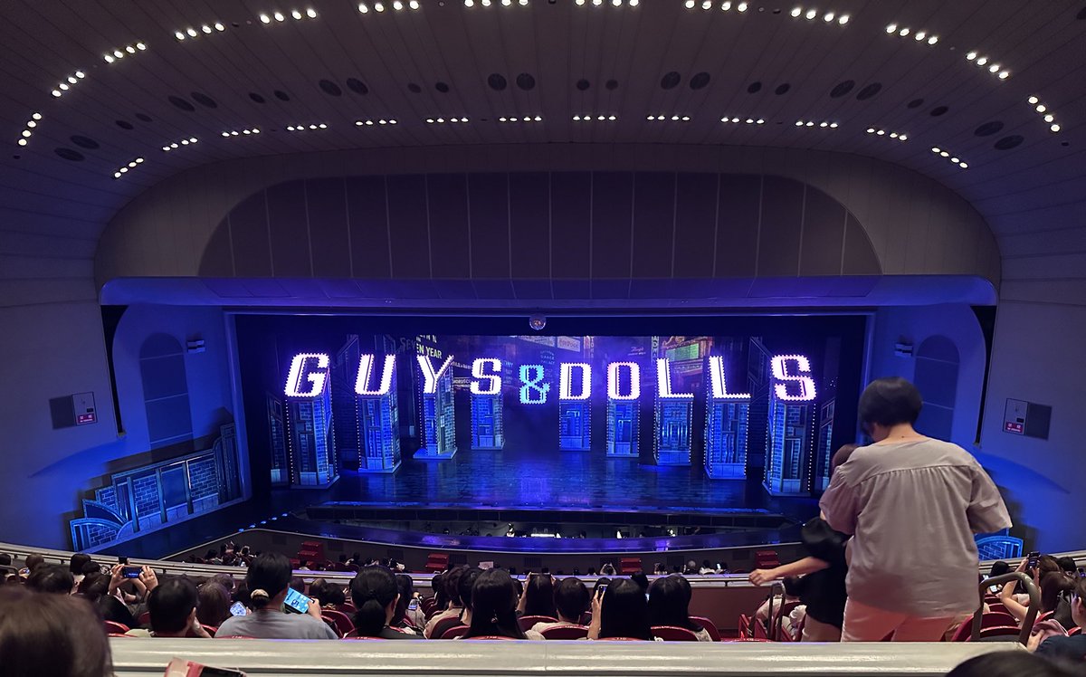 しばらく更新さぼっていましたが…
こないだ、1年ぶりのムラ遠征で月組🌙
面白かった〜〜！
翔ゆり愛くんに沼落ちしそう…🥹

#月組