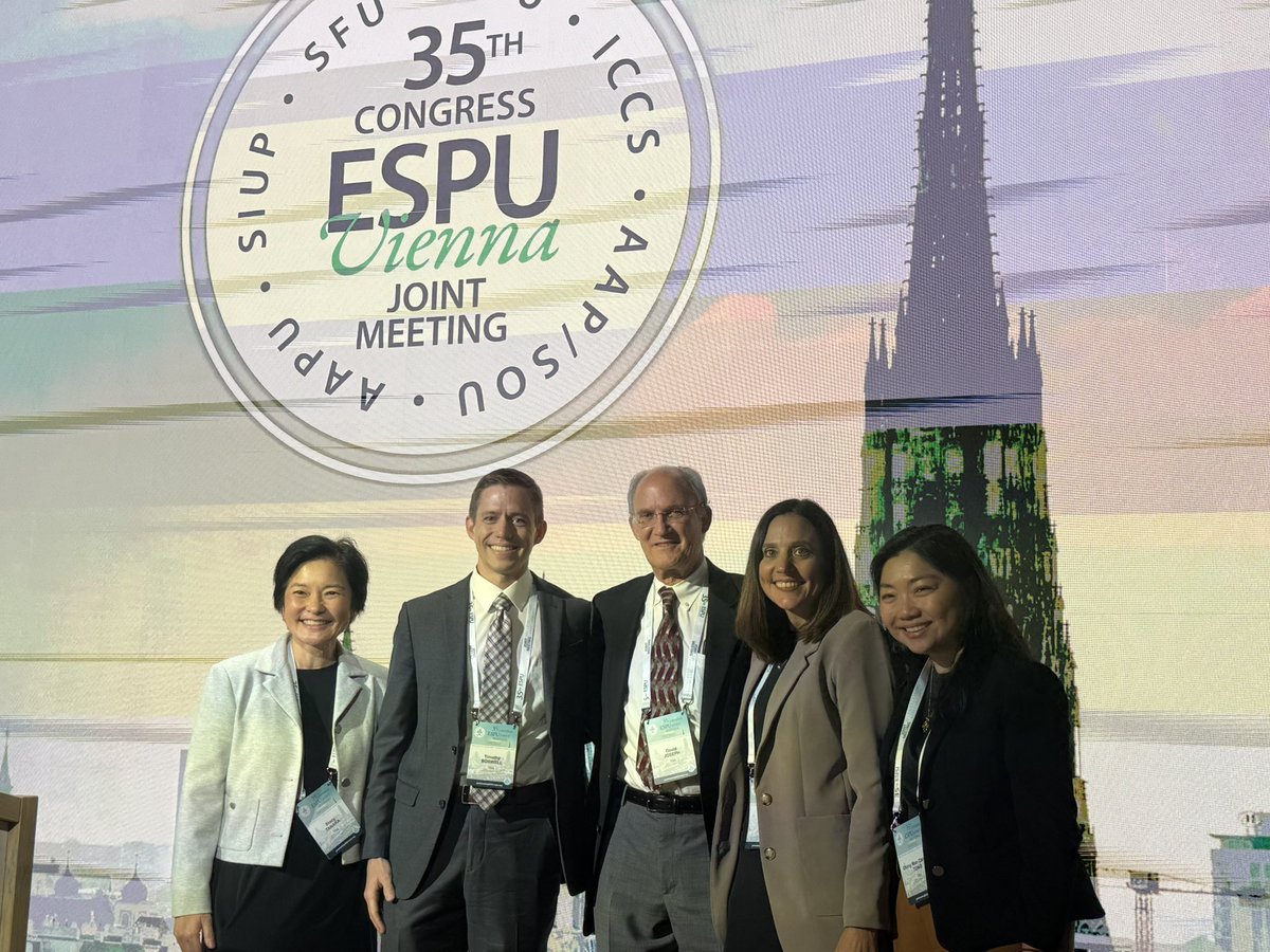 thomaschi8's tweet image. David Joseph honored with the lifetime achievement at #ESPU2025 by @SPU_Urology. Picture the greatest mentor you could imagine who’s had the biggest positive impact on the world and that’s David Joseph. @UABUrology @UABHeersink are proud to be home for this giant!