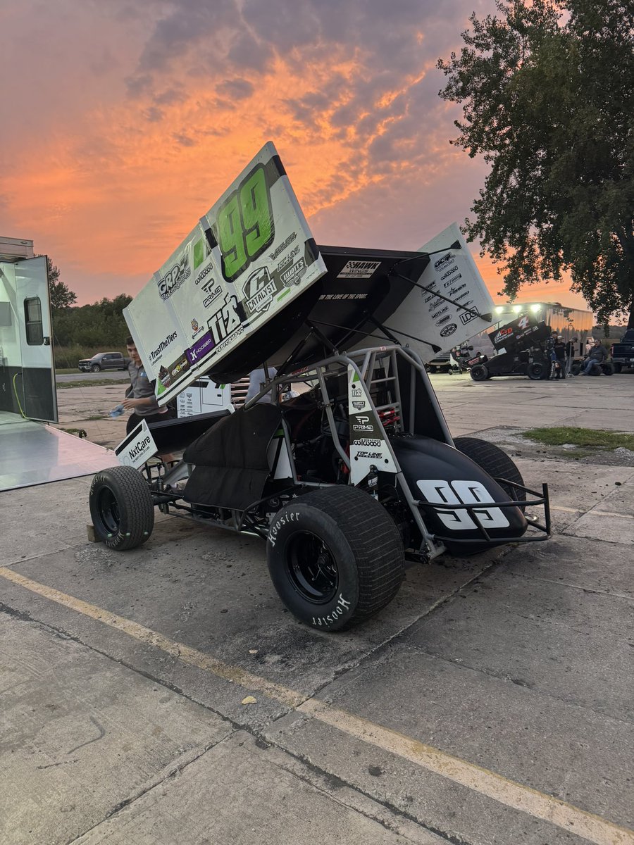 Quicktime here at Lakeside with <a href="/ASCSRacing/">American Sprint Car Series</a> !

A tenth off the track record and in great shape for our heat race 🏁