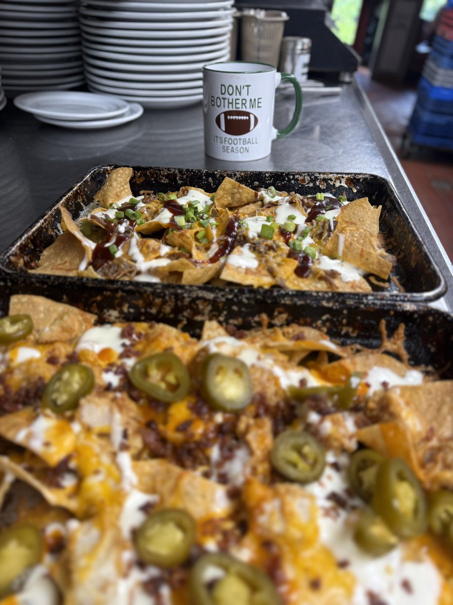 Football started yesterday 🏈 Culture Calendar #NachoDay 🤤