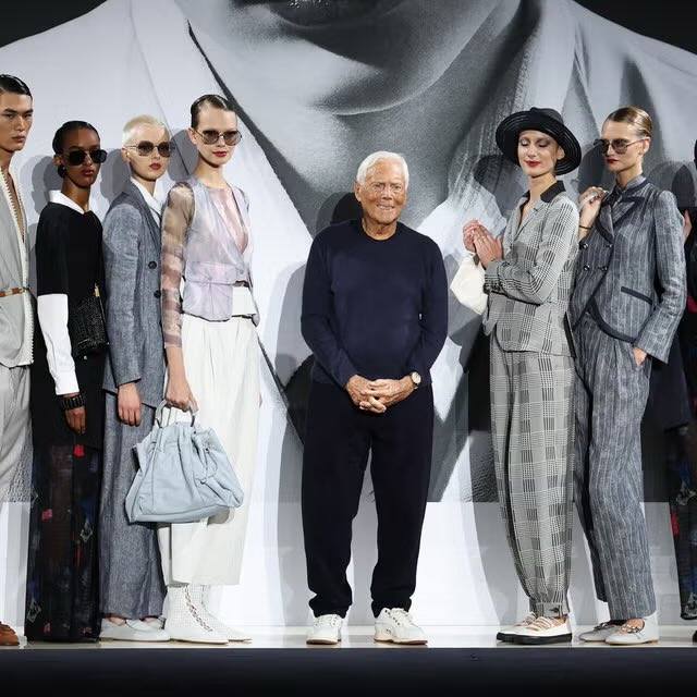 “La moda passa, lo stile resta…”

G.A.  

#GiorgioArmani #rip ❤️