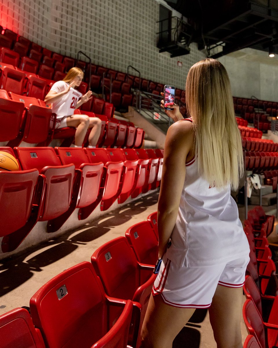 Just Badgers bein’ Badgers. 📸

Media day BTS! 

#OnWisconsin | <a href="/UWHealth/">UW Health</a>