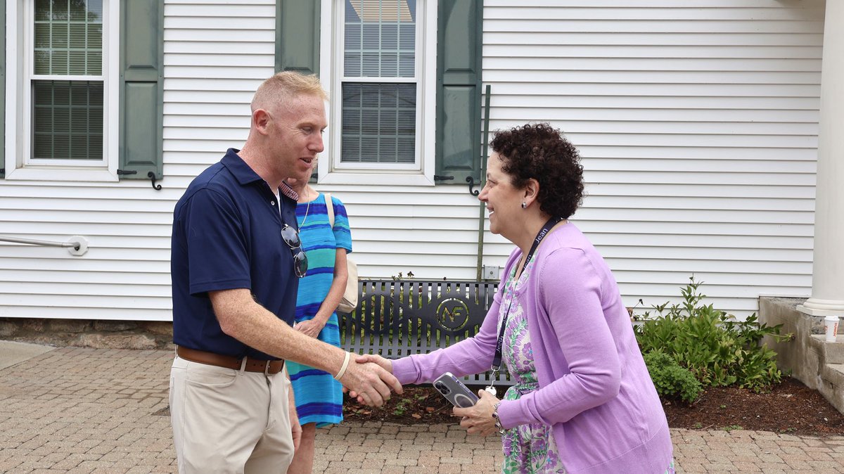 Joined community leaders &amp; volunteers at New Fairfield Town Hall for the “Paint the Town Purple” kickoff of Alzheimer’s Awareness Week. Events now through 9/21 will support families &amp; raise awareness, culminating in the Walk to End Alzheimer’s at Rebels Stadium.