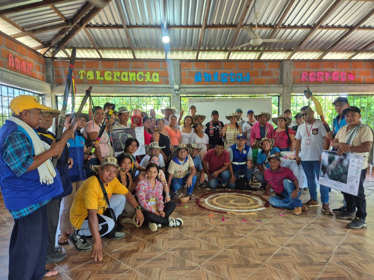 En Cáceres en el taller con los líderes y lideresas del Norte, Nordeste y Bajo Cauca. Nos ayudamos de la metodología del diálogo social para mejorar las figuras  del Gobierno Propio en las comunidades indígenas de Antioquia.
<a href="/GobAntioquia/">Gobernación de Antioquia</a>